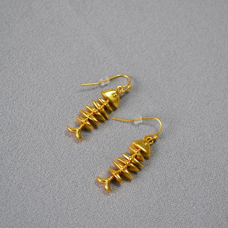

Retro Gold-Plated Fishbone Earrings: European & American Vintage Design
