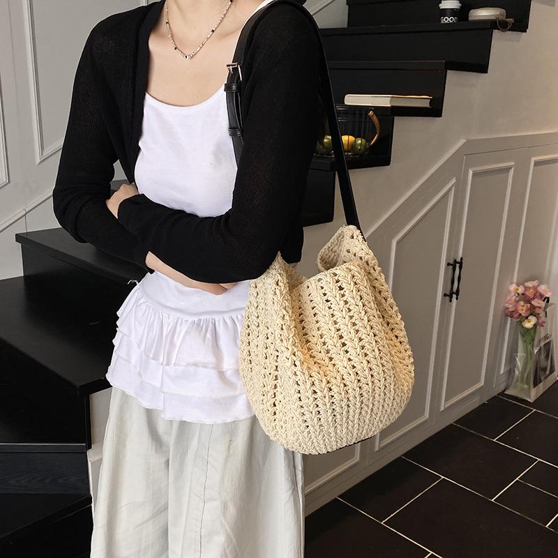 Today's Popular Niche Woven Bags Women's New Commuter Versatile Messenger Bags Bucket Bags