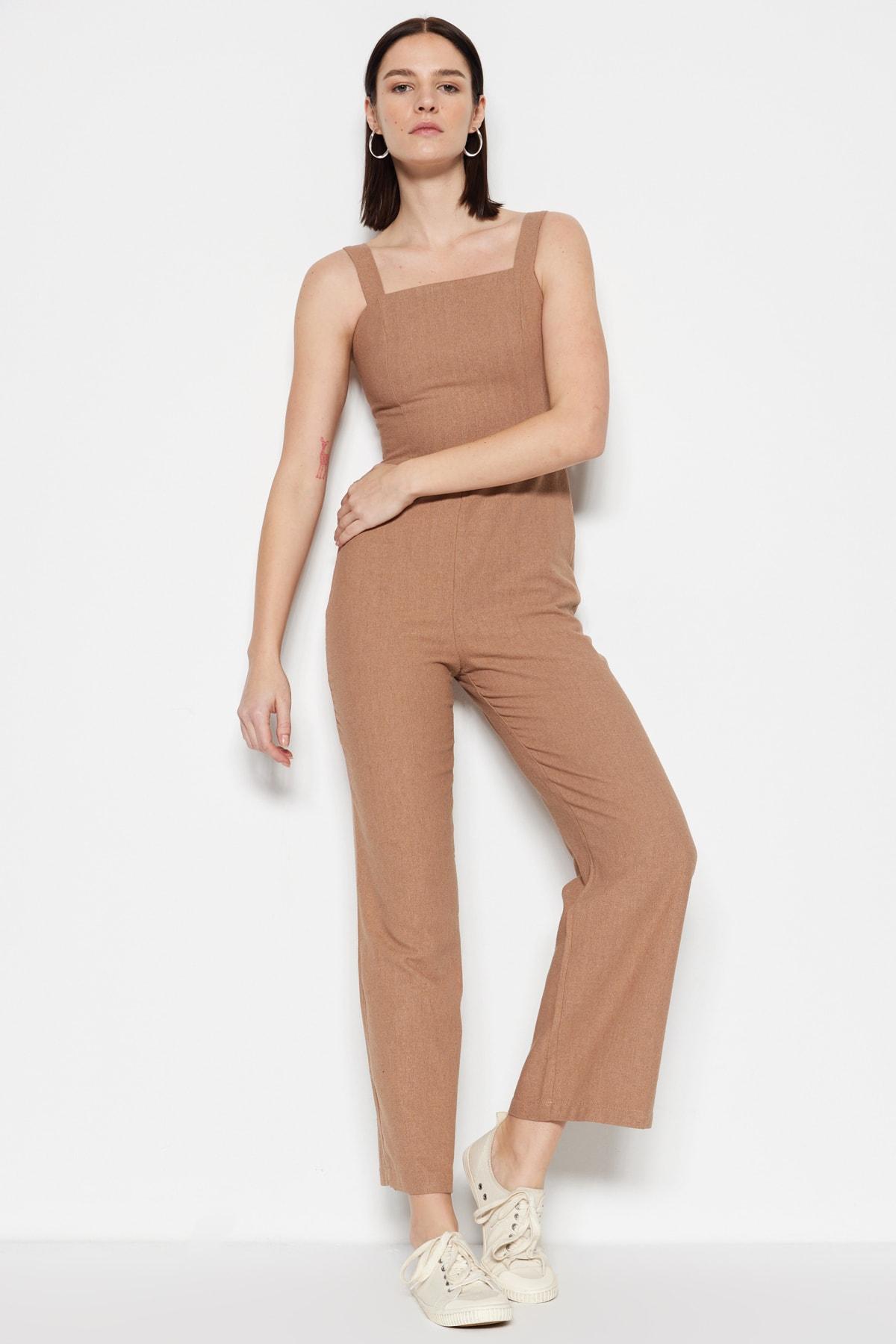 

Льняной комбинезон Weave Camel Petite Petite с квадратным воротником TWOSS22TU00062