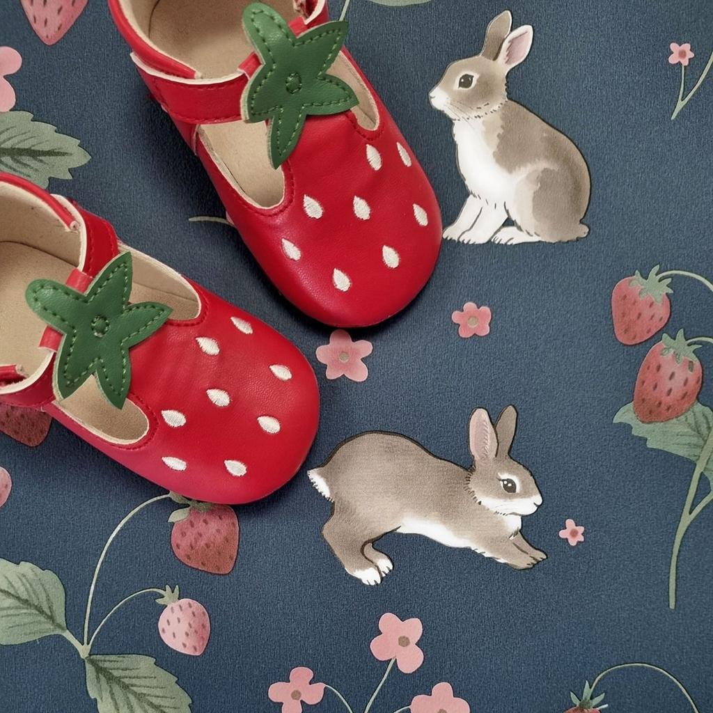 Holden Décor Bunnies & Berries Textured Wallpaper