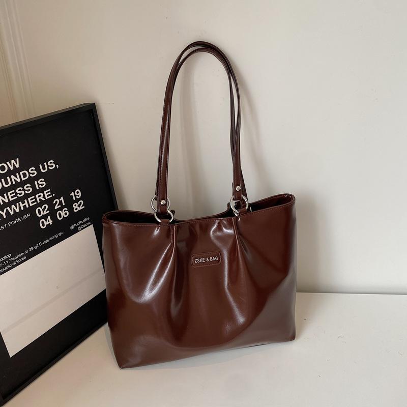 

Сумка большой вместимости женская 2025 лето новая модная на плечо женская сумка высокая ценность студенческий класс для поездок на работу сумка-тоут