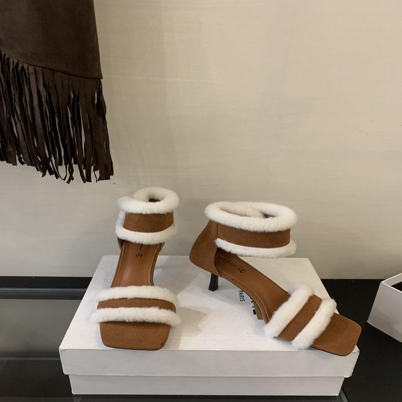 

Black one-word with Mao Mao high-heeled sandals women s 2025 new French temperament socialite style stiletto fashion shoes 39 темно-коричневого