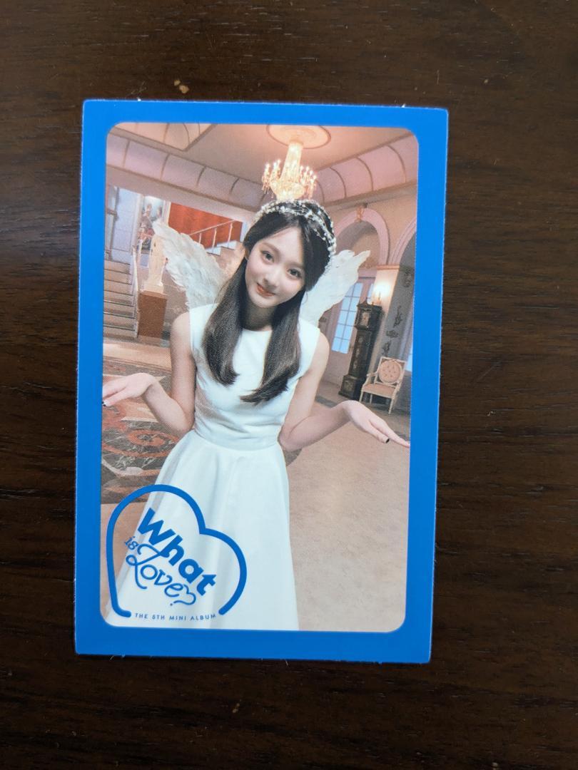 

[USED] TWICE Tzuyu What is love Trading card