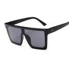 Fyrkantiga Solglasögon Dam Lyxig Vintage Märke Designer Solglasögon Kvinna Stor Ram Spegel Svart Silver Platt Topp Oculos De Sol