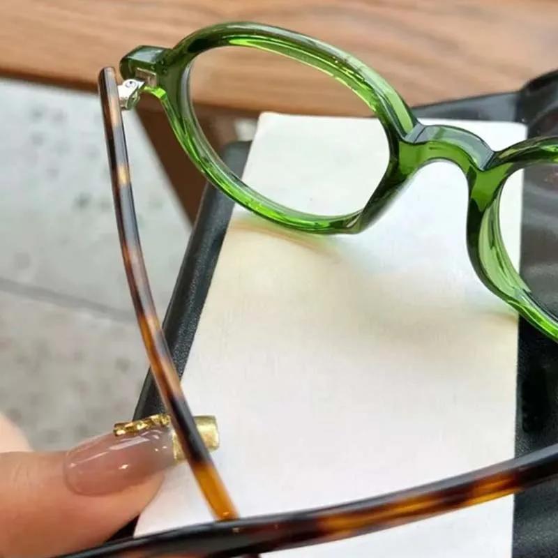 Retro Small Frame Presbyopia Photochromic Glasses Oval Frame Green Tortoiseshell Reading Glasses Anti Blue Light Eyewear