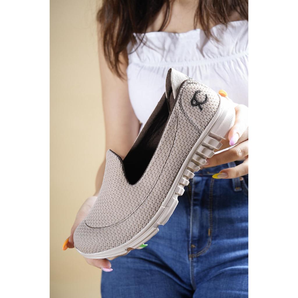 Dámské černé ortopedické tenisky 0012801