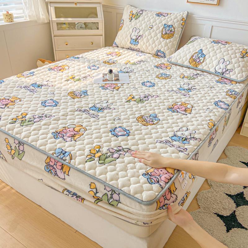 Thickened Milk Fleece Laminated Cotton Bed Hat Three-piece Household Mattress Non-slip Bed Cover Simmons All-package Protection Cover