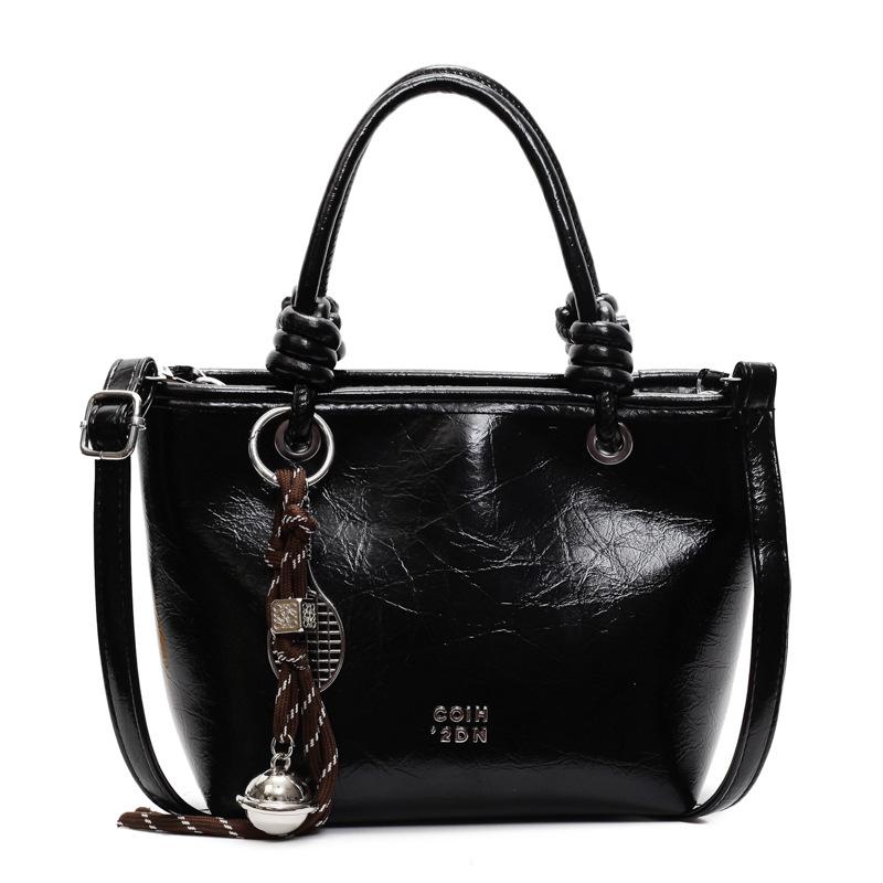 Simple and stylish handbag New retro texture bucket bag trendy solid color commuter shoulder messenger bag