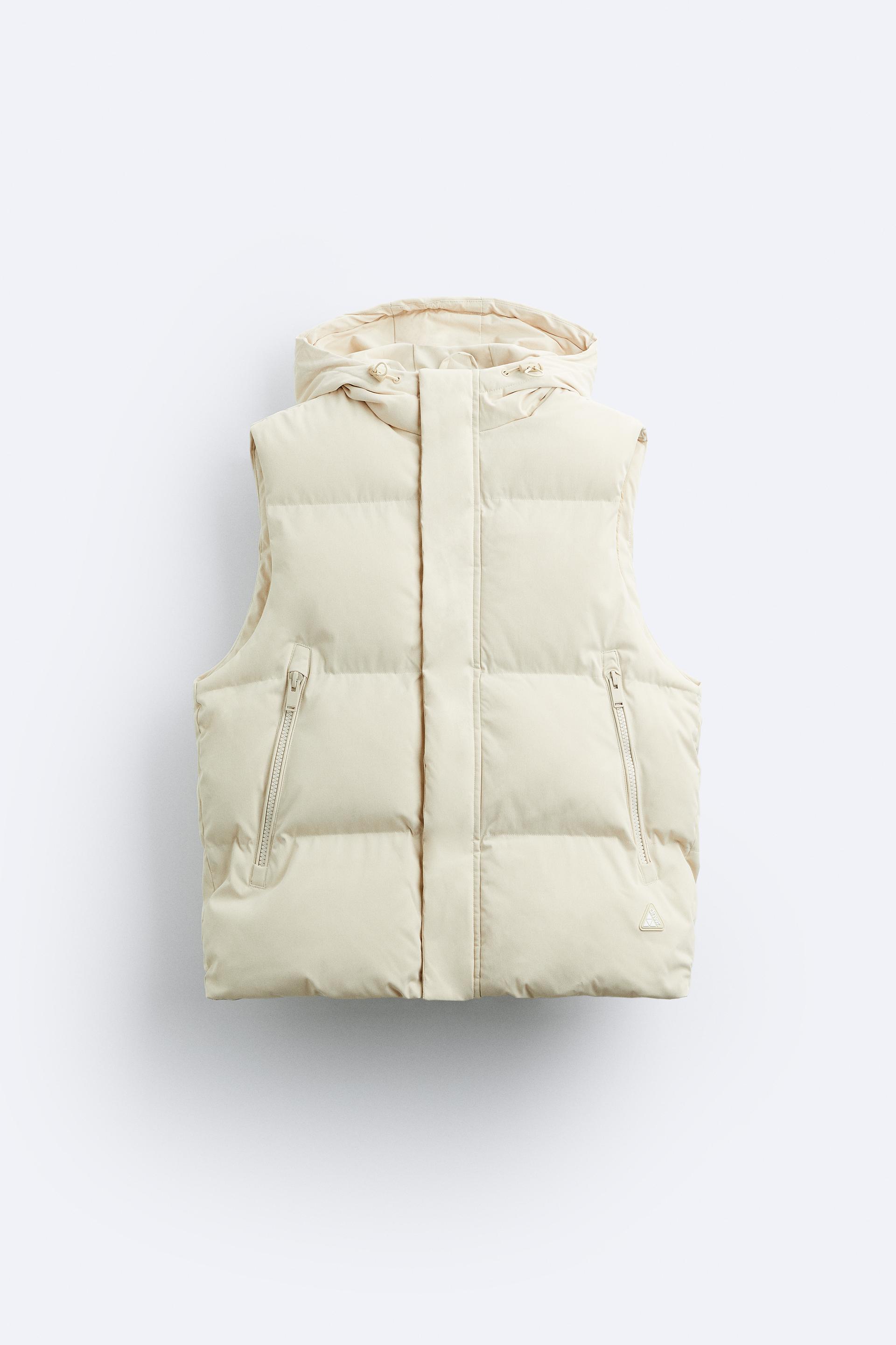 

УТЕПЛЕННЫЙ ЖИЛЕТ С КАПЮШОНОМ