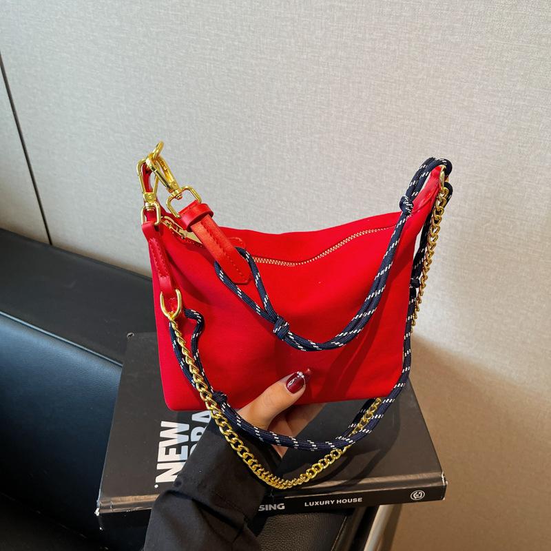 

Маленькая сумка женская 2025 новая летняя нейлоновая повседневная сумка-пельмень на цепочке универсальная на плечо, кроссбоди