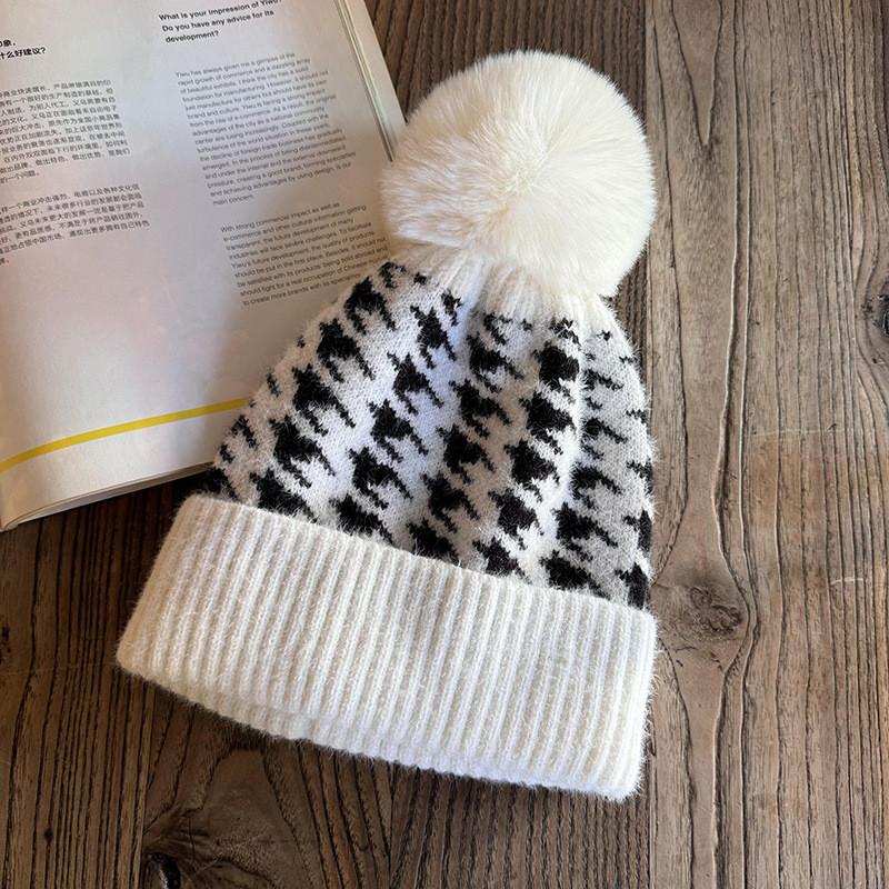 Knit Hat For Women With Vintage Houndstooth Pattern And Warmth For Autumn Winter Fashion