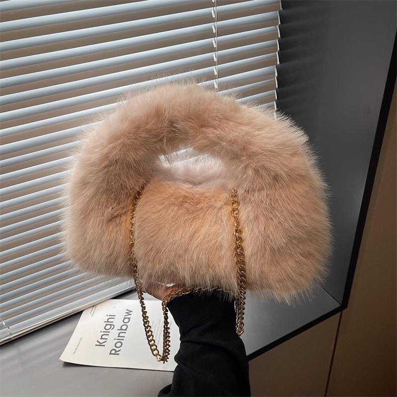 Plush Bag Women's Large Capacity 2025 New Autumn and Winter Casual Shoulder Handbag Fluffy Commuter Dumpling Bag