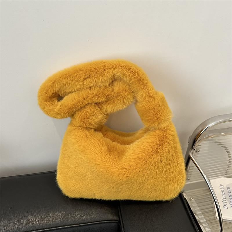 Trendy Soft Plush Shoulder Tote Bag For Women Ideal For Everyday Fashion And Casual Use