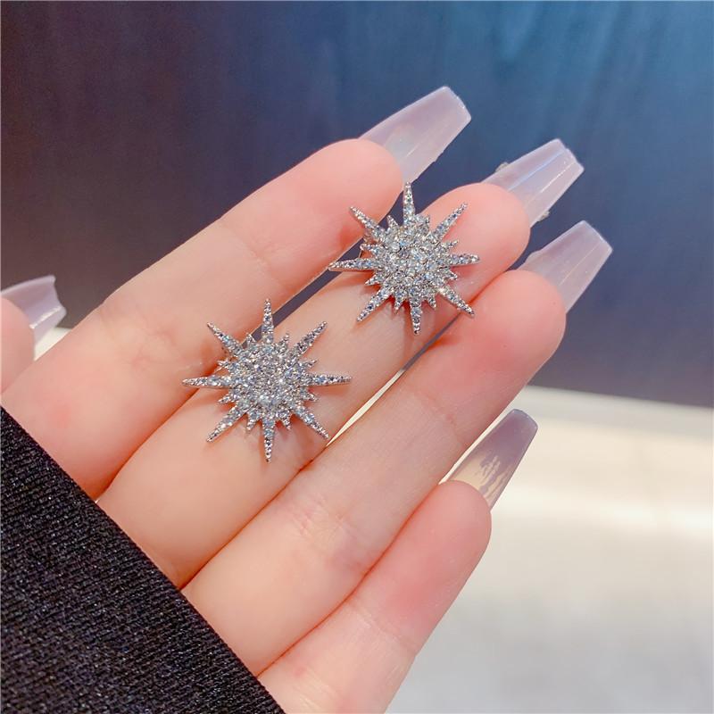 

Exquisite Temperament Full of Zircon Shiny Octagonal Star Piercing Stud Earrings for Women Korean Fashion Jewelry Accessory Gift
