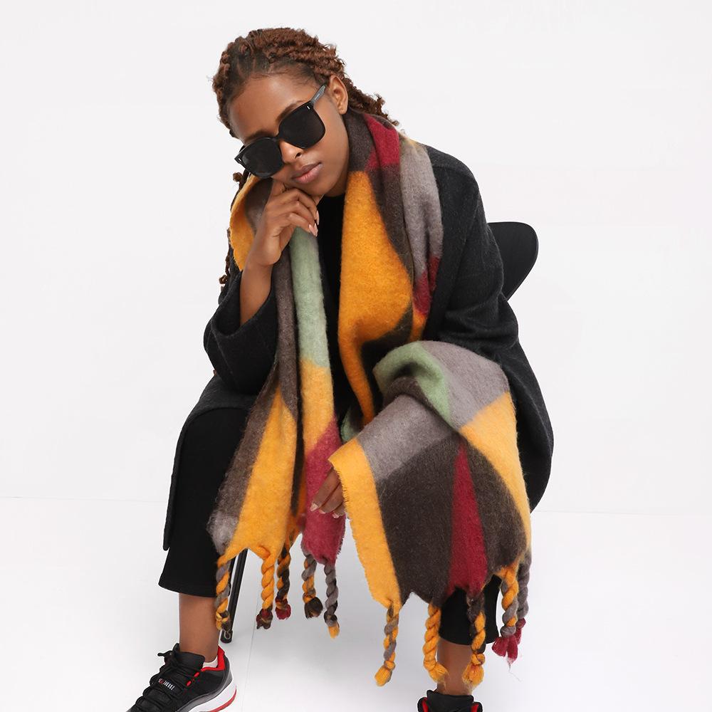 Classic Geometric Triangular Seahorse Hair Scarf Women's Winter Warmth Advanced Sense Hand-rubbed Beard Long Fringed Scarf