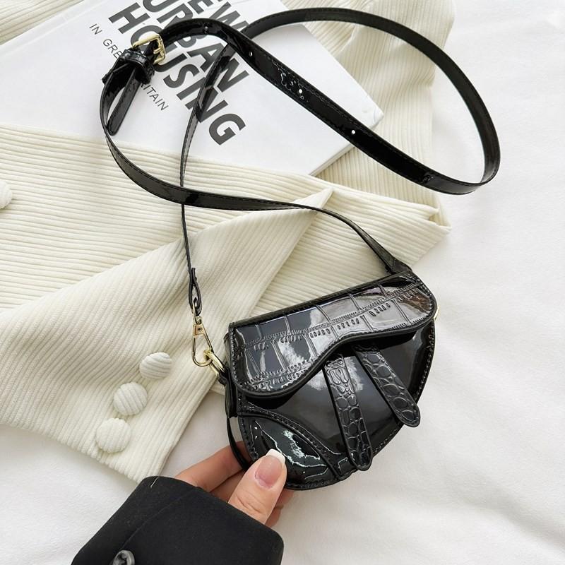 Fashionable Patent Leather Shiny Kids Mini Crossbody Bag Breathable Pure Color Child Shoulder Bag