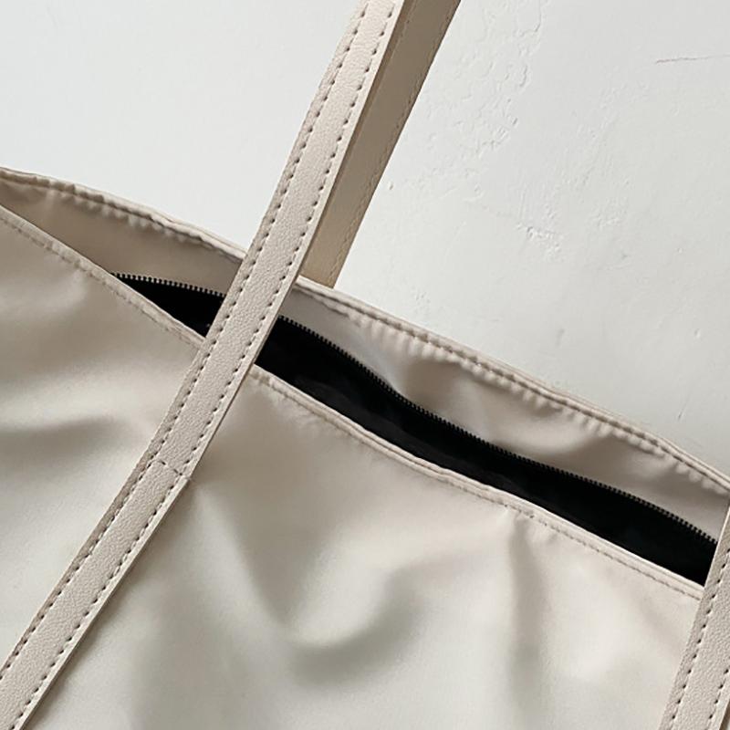 IELGY Nylon One-shoulder Large-capacity Tote Bag Ladies Casual Handbag