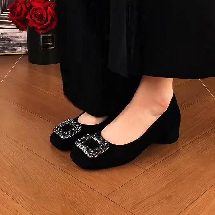 

Новые бархатные туфли-одинарки с квадратной пряжкой из страз для женской весны и лета, новые темпераментные элегантные с круглым носком, на среднем каблуке, на толстом каблуке, черные 40 чёрный