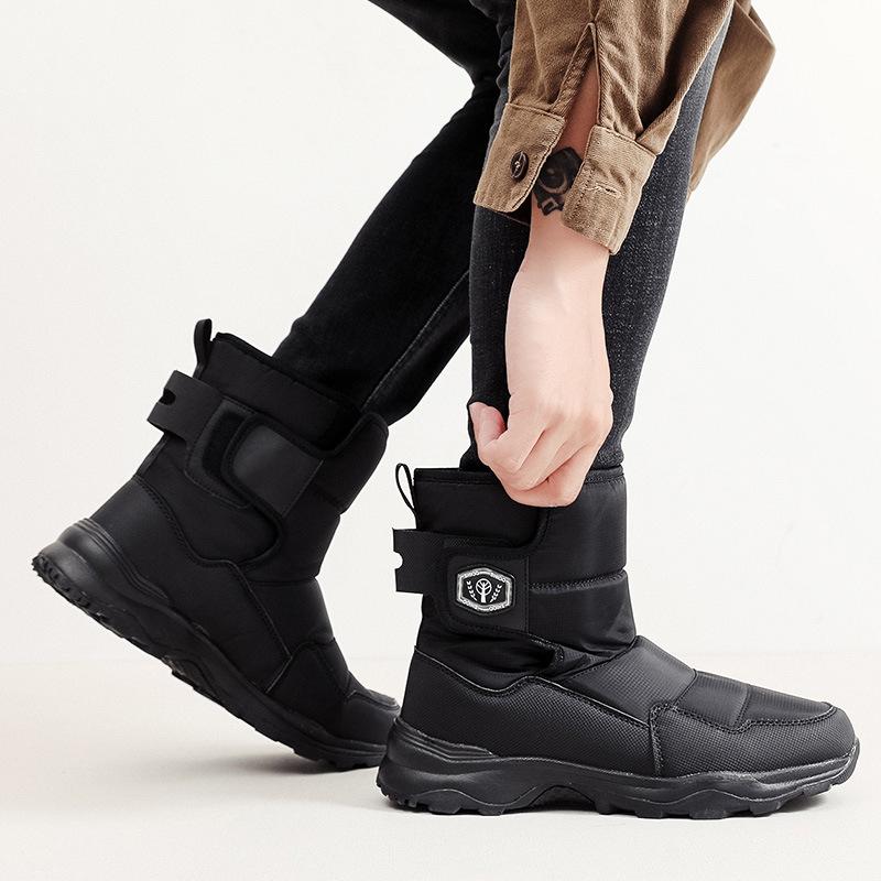 Men's Fashionable Warm Snow Boots - Windproof, Cold-Proof, Non-Slip, Wear-Resistant, Plus Velvet, Mid-Tube Outdoor Cotton Shoes.