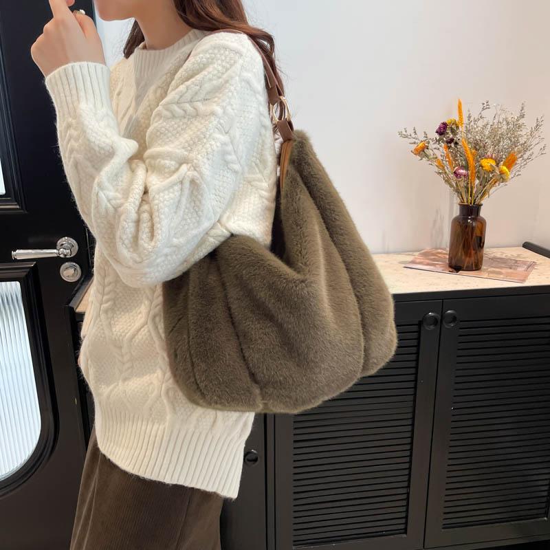 New Solid Plush Velvet Sweet Shoulder Bags Elegant Cute and High-end Tote Bags 2026 Versatile Crossbody Bag for Women