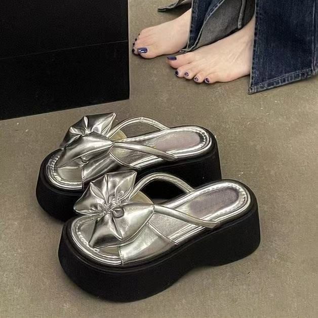 Outdoor Wear Fashion Popular Versatile Round Head Muffin Shoes Summer 2025 New Bow Thick-soled Beach Cool Slippers