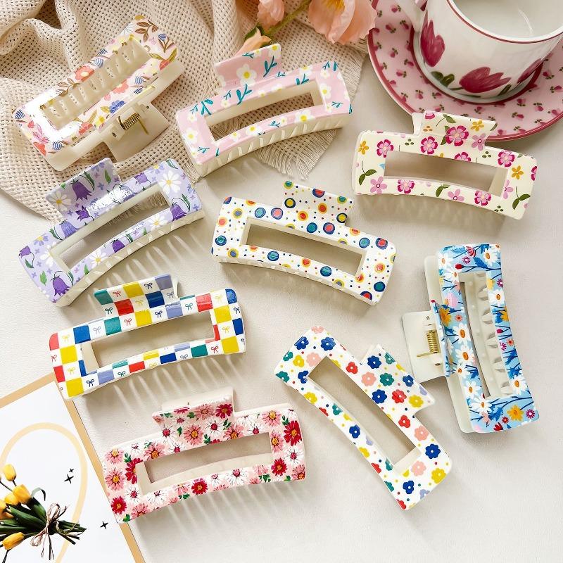 Uv-printed Square Hair Clips with A High-end Look. The Shark Clip Is Half-tied At The Back of The Head