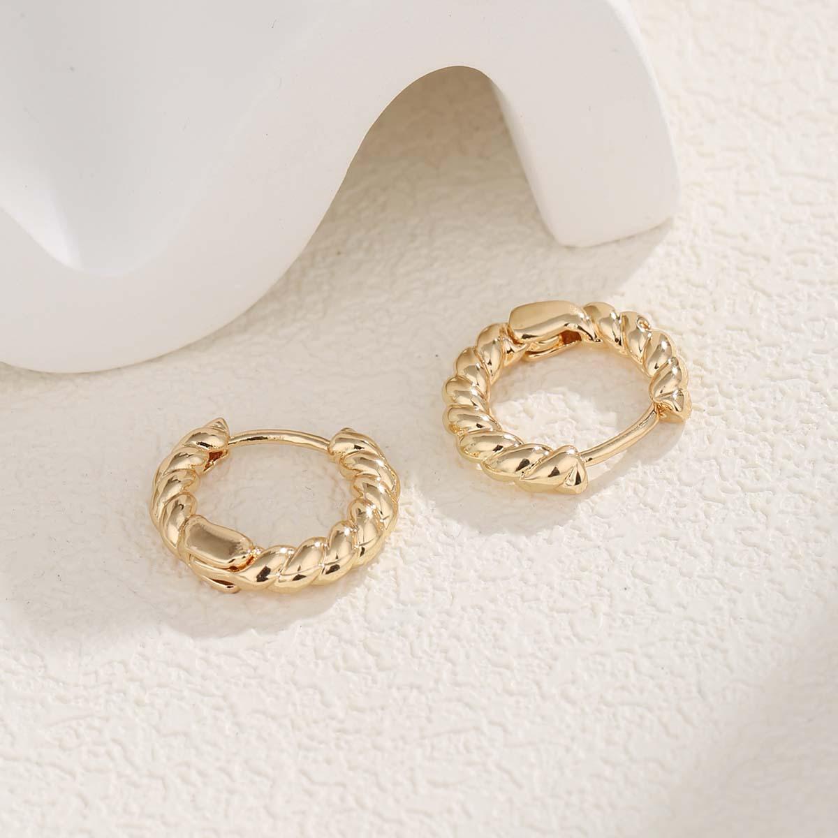 

Нерегулярные закрученные круглые серьги-пряжки для ушей женские французские простые продвинутые модные серьги индивидуального стиля