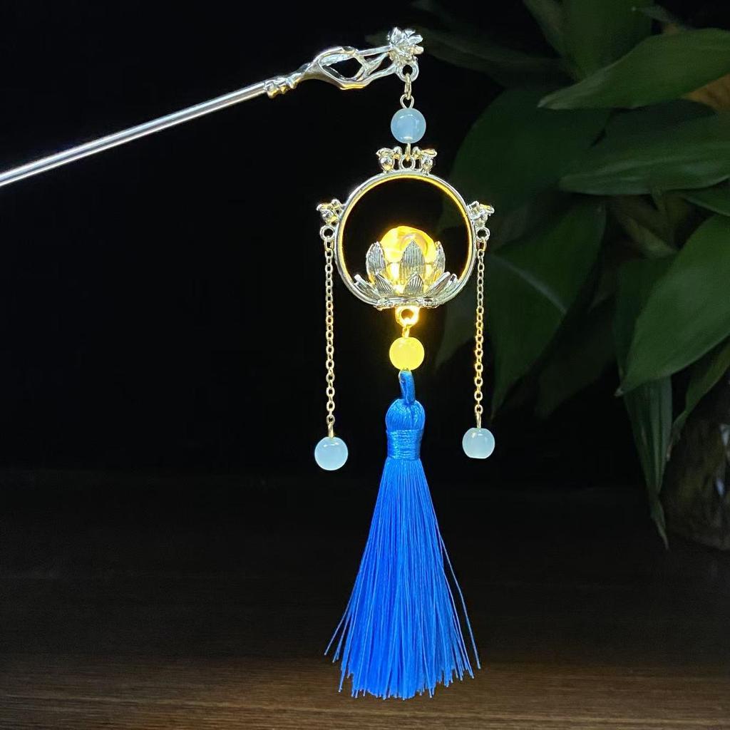 Ancient Style Luminous Hairpin: High-End Alloy Lantern Design for Hanfu Skirts
