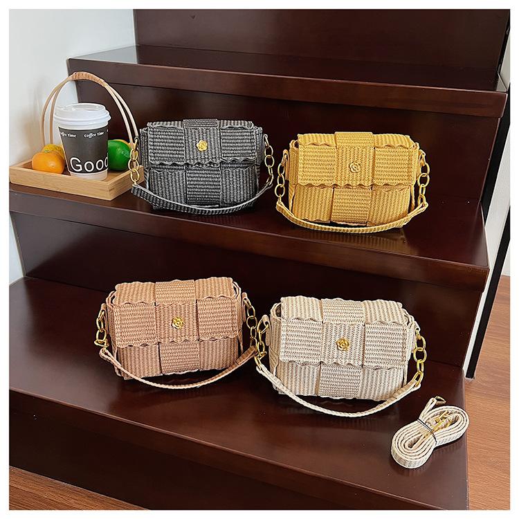 Fashion Woven Small Square Bag Women's Woven Design Niche Versatile Messenger Bag High Sense Commuter Women's Shoulder Bag