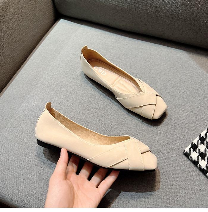 Square head women's shoes 2025 Chinese New Year single shoes shallow mouth flat bottom versatile grandma shoes Internet celebrity soft sole even