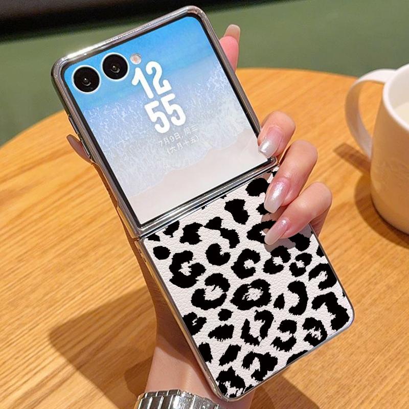 

Чехол с леопардовым принтом для Samsung Z Fold 7 6 5, роскошный гибридный 3-в-1, кожаная накладка, защитная крышка для складного телефона Samsung Z Fold7 Fold6 Fold5 Samsung Z Flip7 бежевый