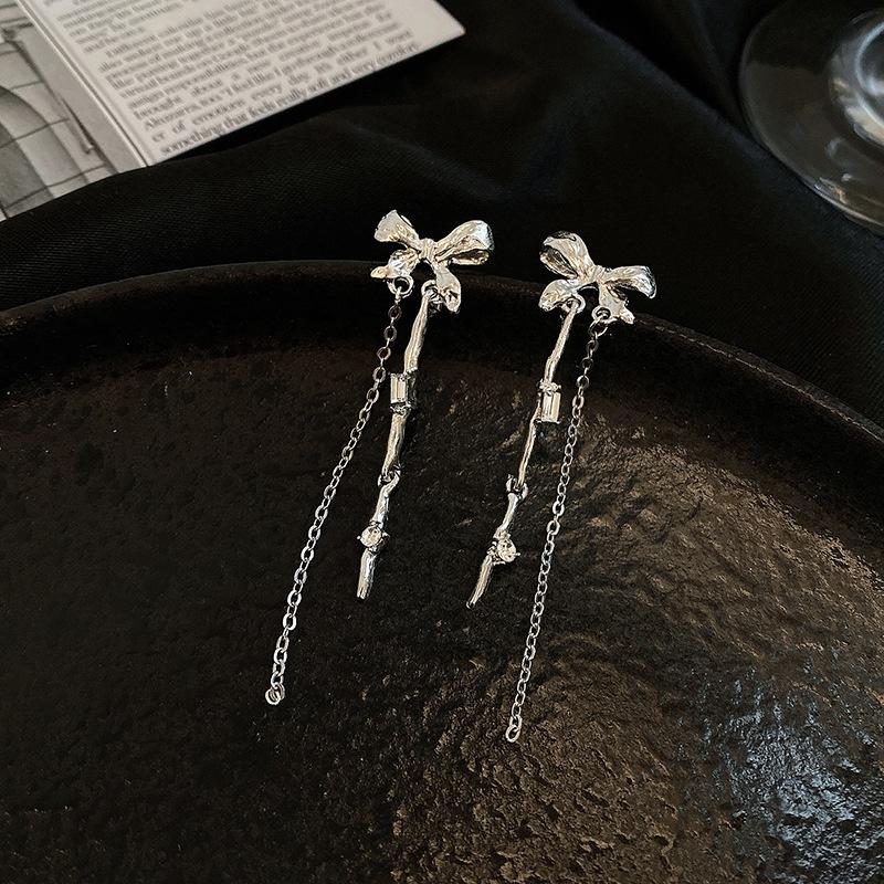 

Серьги с кисточками Лист со стразами Жемчужные серьги Бабочки Зеленые серьги с кисточками в виде сердца StyleE