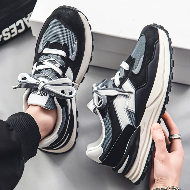 Herrenschuhe im neuen Trend: Farblich abgestimmte Laufschuhe für den Sommer, atmungsaktive Schuhe mit dicker Sohle, die den Alltag erleichtern und für Sicherheit und Komfort sorgen.