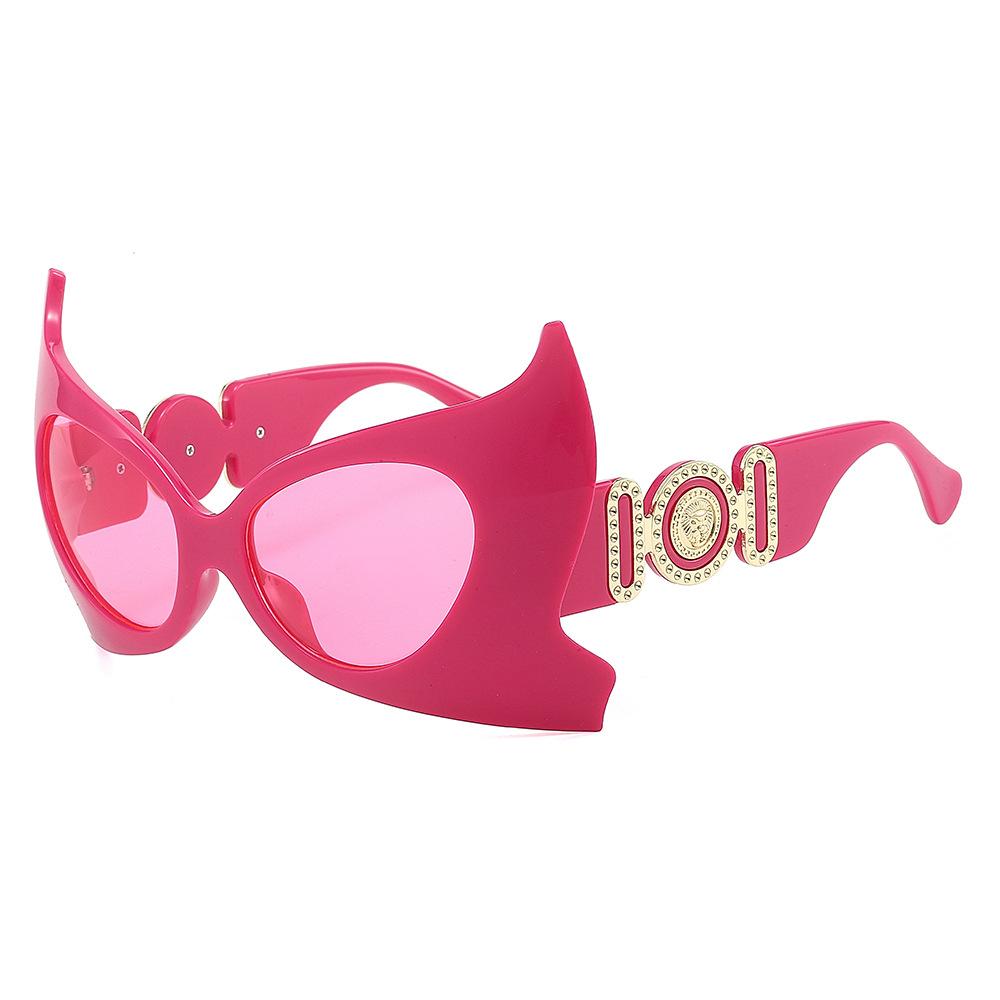 Luxury Brand Designer Oversized Demon Bat Sunglasses Women For Men Vintage Fashion Punk Eyeglasses Sun Glasses Cow Head Shades