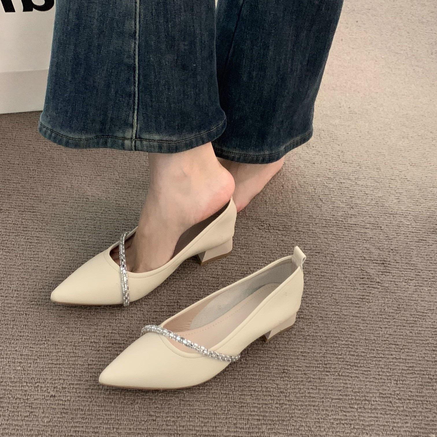 

Туфли-лодочки с острым носком, на среднем каблуке, молочно-хаки, с цепочкой, темпераментные, женские туфли, весна и осень, французские, вечерние, для通勤, туфли для бабушек 35