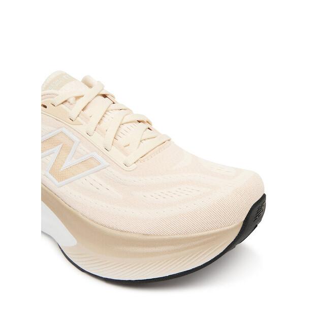 Беговые кроссовки New Balance More V6