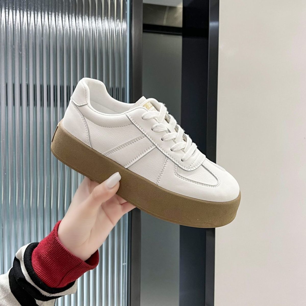 

Little white shoes women s first layer cowhide 2025 new popular German training shoes spring and autumn versatile inner height increase thick basepl 35