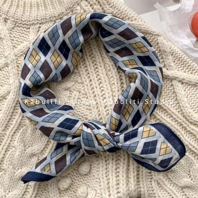 70x70cm Lightweight Square Scarf Women Vintage Black Floral Print Silk-Feel Neck Wrap UV Protection Stylish Accessory