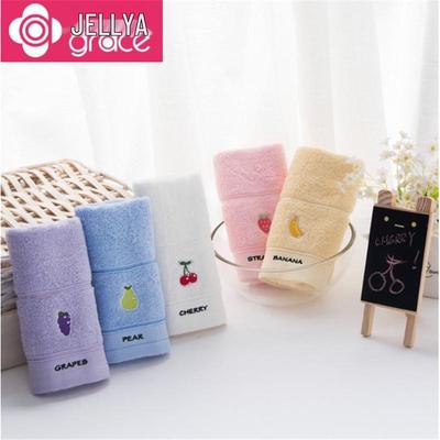 Jieliya Ręczniki do twarzy dla dzieci z czystej bawełny z kreskówkowymi owocami, urocze i zapakowane w zestaw w pudełku prezentowym