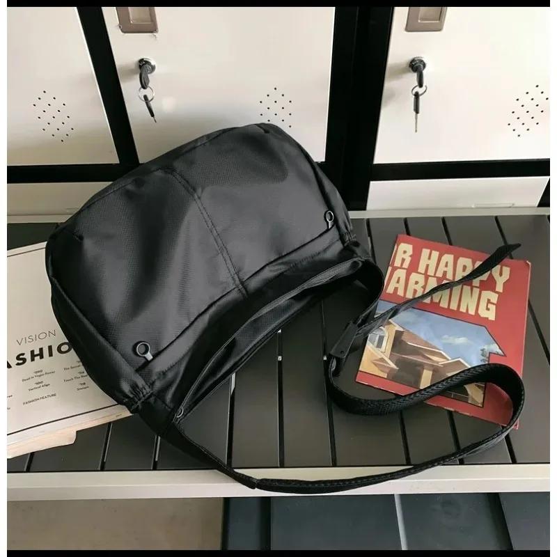 Large Capacity Tote Leisure Waterproof Simple Nylon Cloth Bag Unisex Crossbody Bag Lightweight Sports Bag Dumpling Bag