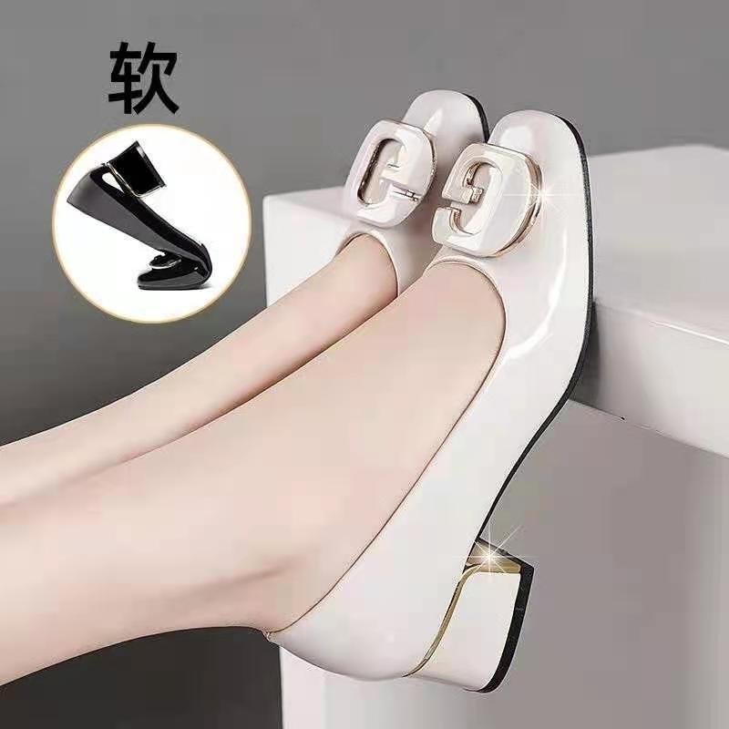 Leather women's shoes round head single shoes women's thick heel four seasons new patent leather bright leather wide foot soft leather loafers mot
