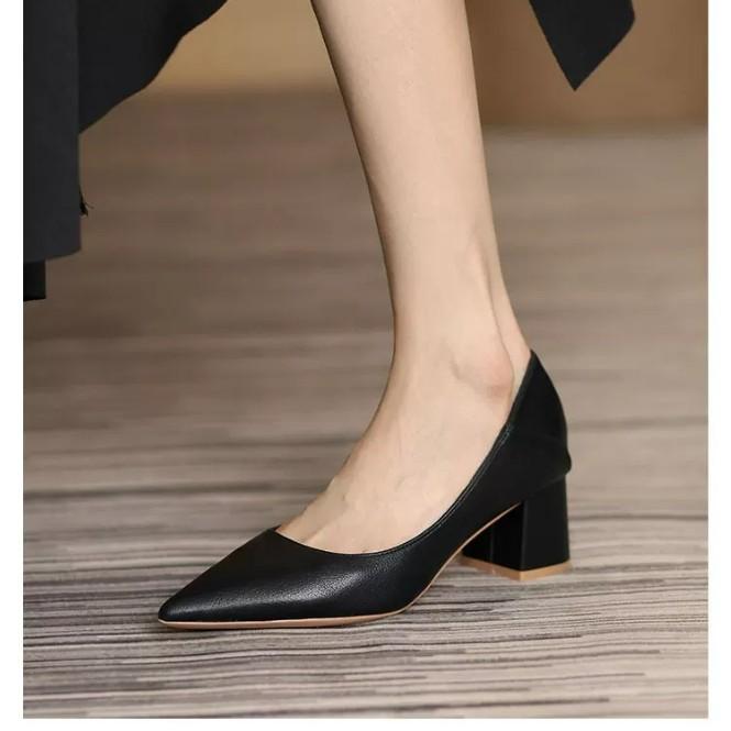 French light mouth low heel soft sole round head single shoes women's 2025 one-pedal soft leather fashion versatile grandma shoes thick heel