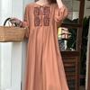Sommer Vintage Art Lockeres Langes Kleid Langärmliges Besticktes Kleid mit Rundhalsausschnitt
