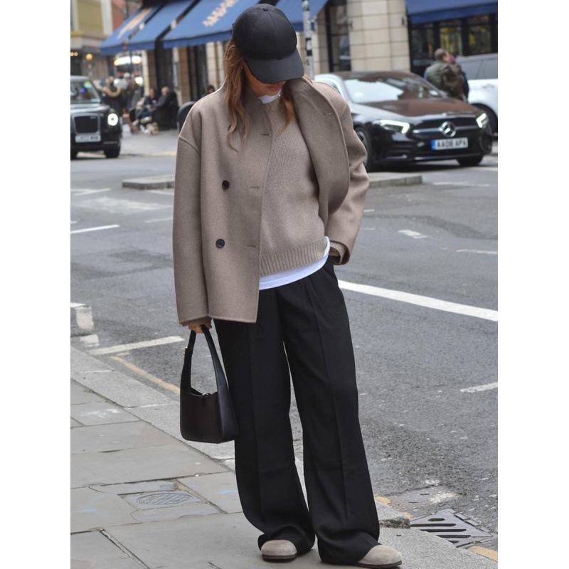 2025 Autumn/Winter Women's Retro Brown Wool V-Neck Warm Coat - European & American Style