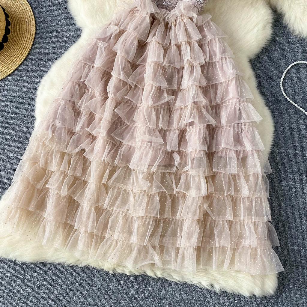 Letní dámské elegantní výšivky s květinovým vzorem a síťovanými šaty na dort