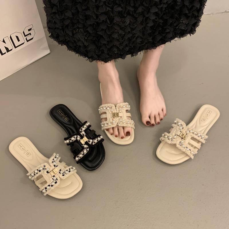 Internet Celebrity French Small Fragrant Wind Pearl Slippers Women's Summer 2025 New Outer Wear Flat Bottom One Word Drag Seaside Vacation Sandals