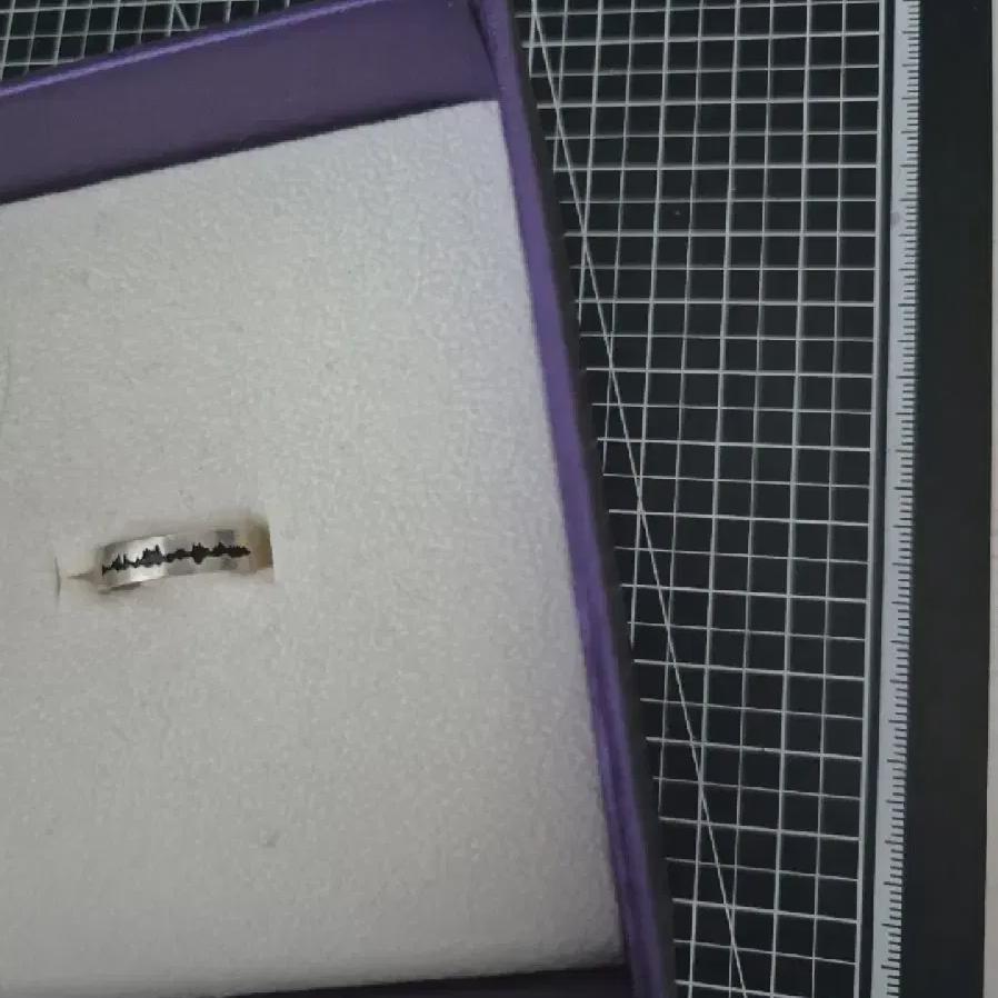 

Я продаю кольцо Iu Sound Wave. Это размер 13. Я дам вам полную конфигурацию