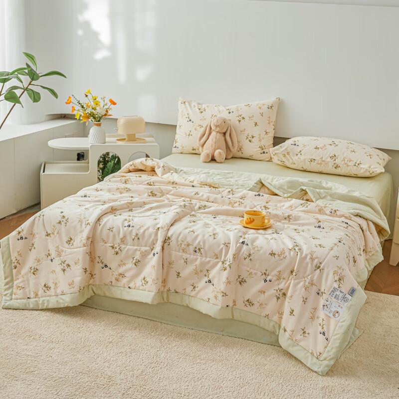 Yalu Kung Fu Bear 100% Cotton Lightweight Quilt