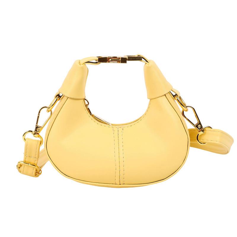 Street Style Pu Chain Moon Bag With Zipper Closure For Daily Use