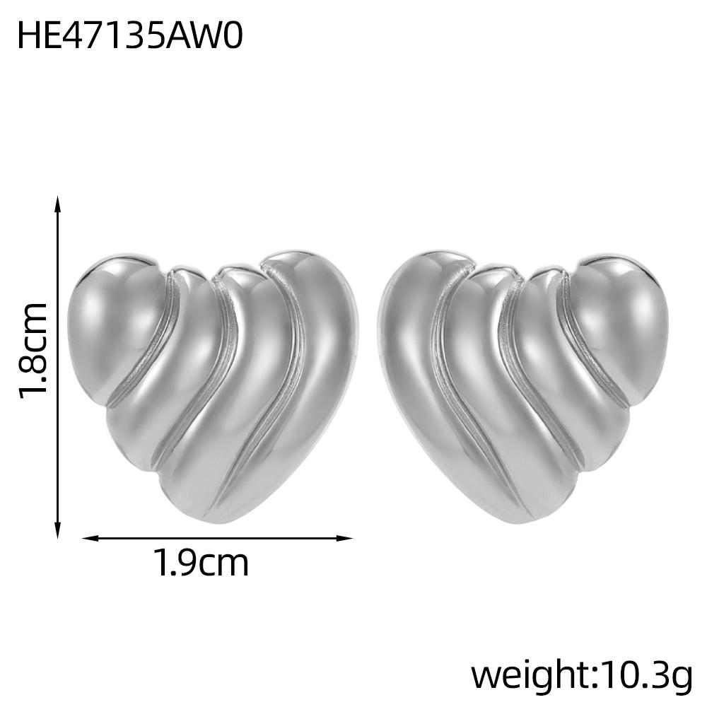 CARLIDANA Exquisite Retro Gold Plated Stainless Steel Texture Heart Love Stud Earrings Waterproof Flower for Women Wear